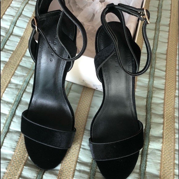 Black Sandro Women’s Adrianne Velvet Sandals - Picture 3 of 14